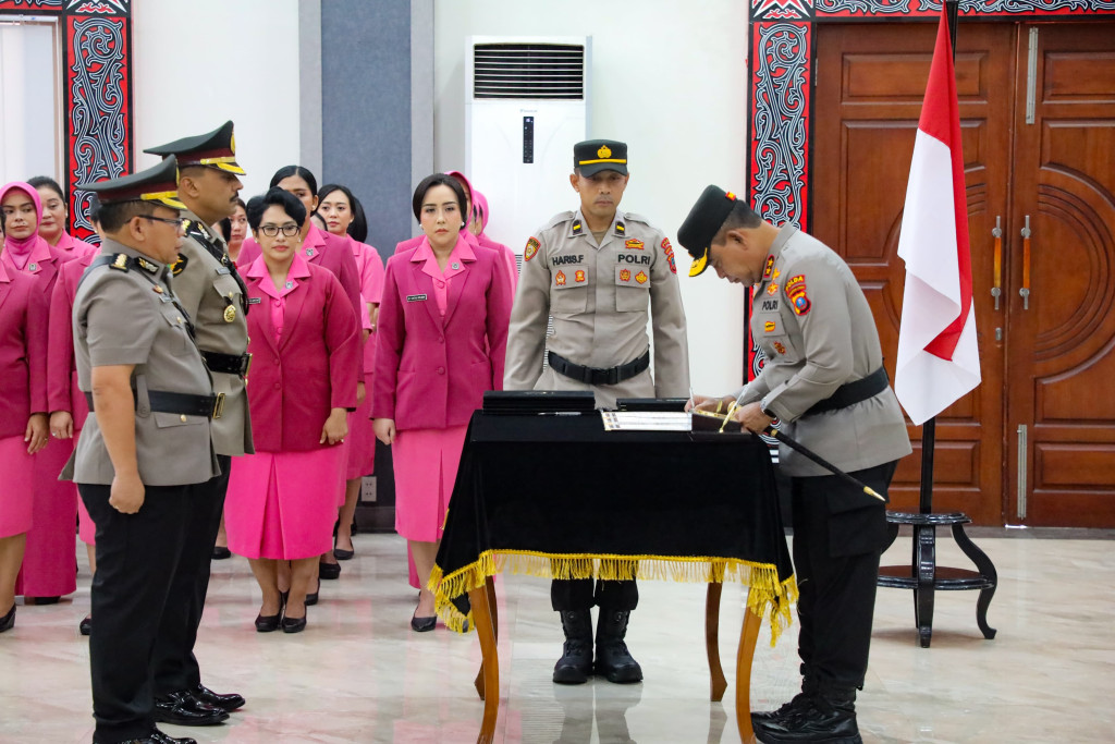 Sertijab Pejabat Utama dan Kapolres Jajaran Polda Sumut, 4 Dilepas-11 Disambut