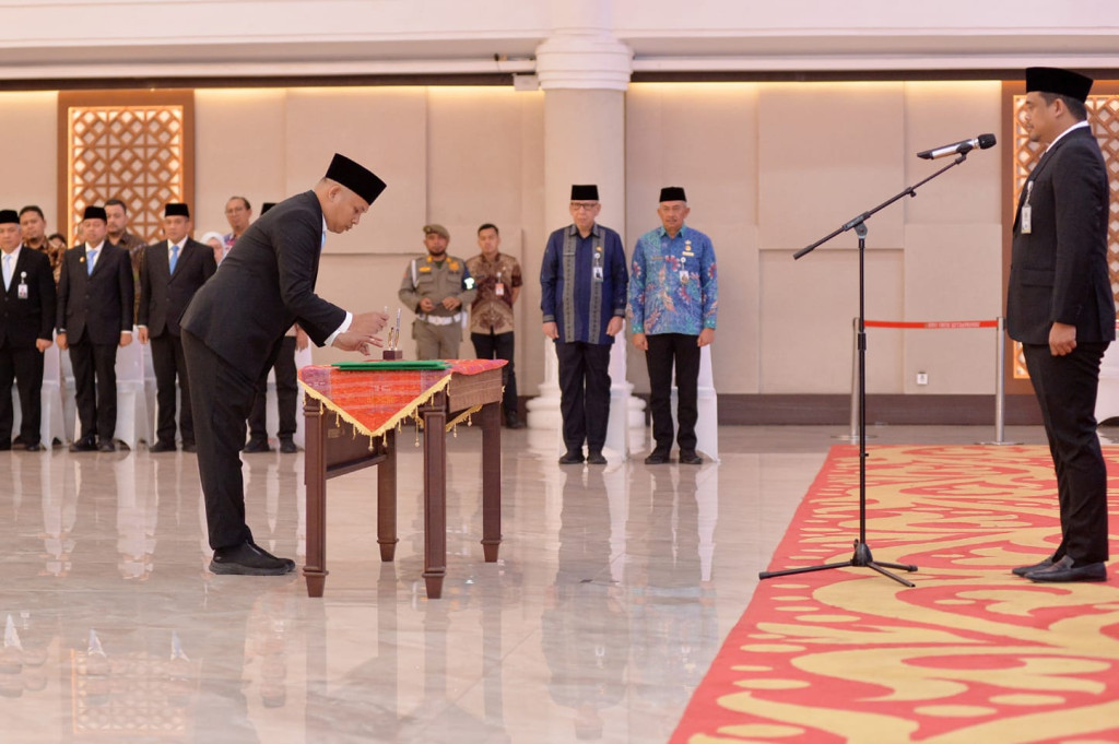 Lantik 103 Pejabat Administrator dan Fungsional, Bobby Nasution Tekankan Kolaborasi