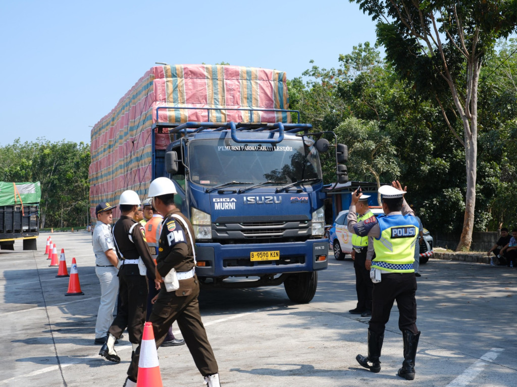 Jasa Marga Gelar Operasi ODOL di Ruas Tol MKTT, 16 Kendaraan Overload