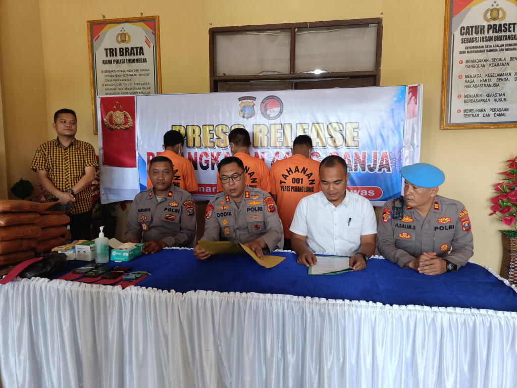 Bapak dan Anak di Sumut Kirim Ganja 44 Kg ke Jakarta, 3 Ditangkap-1 DPO