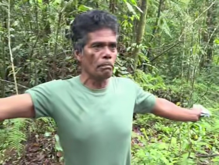 Wisatawan di Pungli di Tengah Hutan Saat Menuju Air Terjun Dua Warna