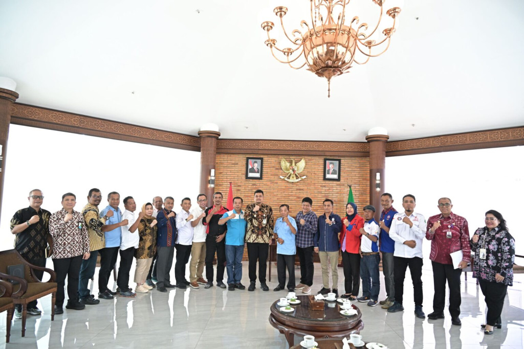 Bertemu Serikat Buruh, Bobby Nasution Tegaskan Dukung Kenaikan Upah Minimum