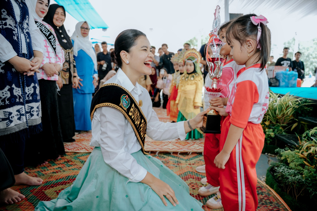 Kahiyang Ayu Dorong Tanamkan 7 Ikrar Anak Indonesia Hebat