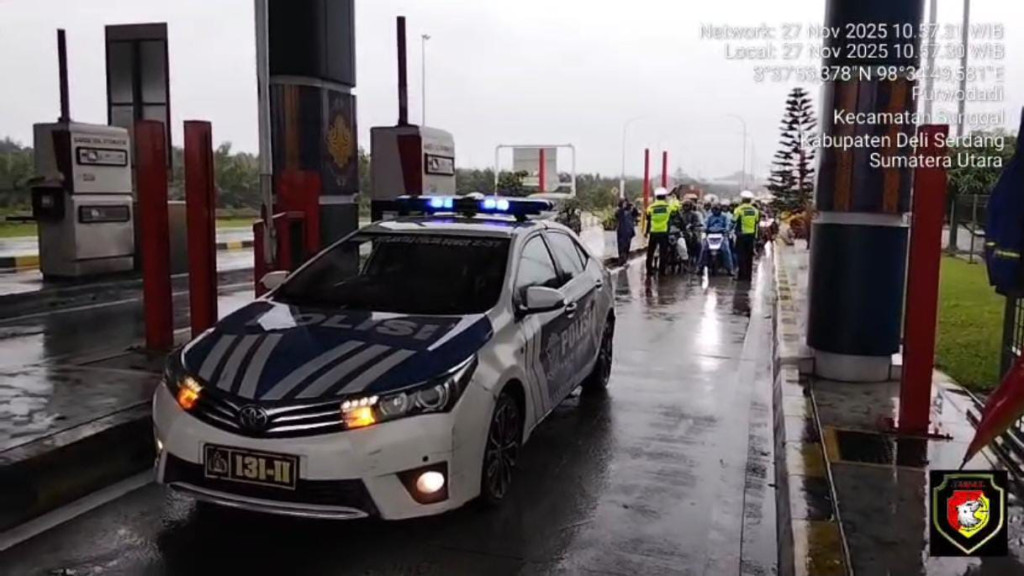 Banjir Lumpuhkan Arteri Binjai-Medan, Polda Sumut Kawal Pemotor Lewat Jalan Tol