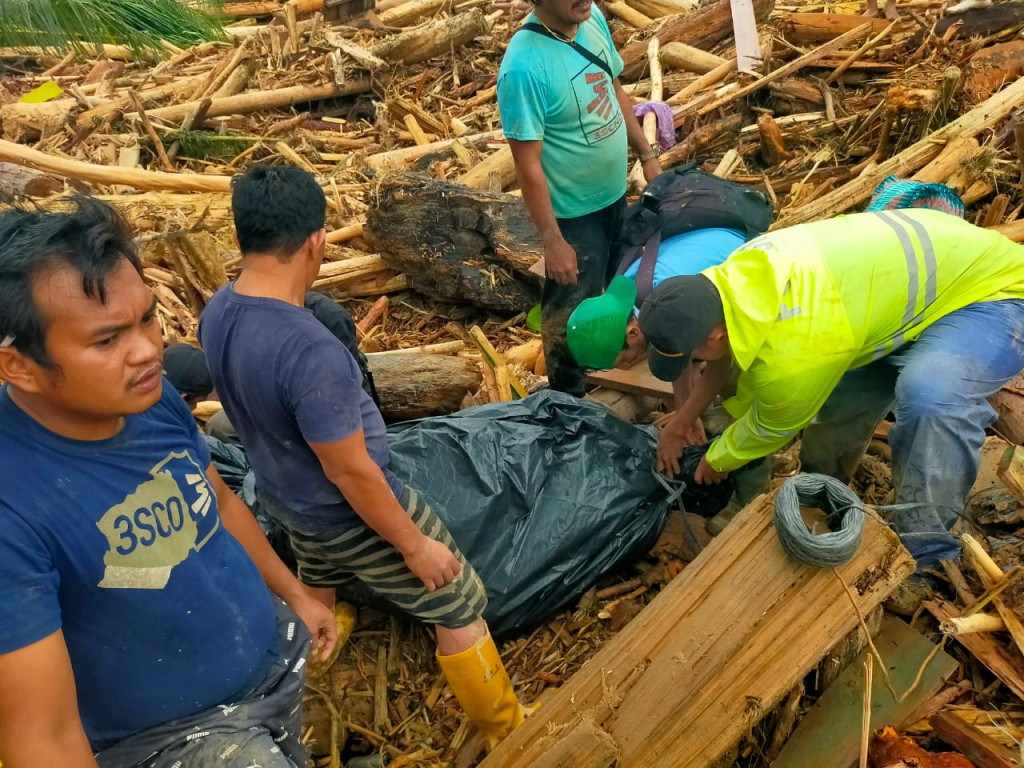 Update Bencana Alam di Sumut: 47 Korban Meninggal di Tapteng, Jalan Putus Total