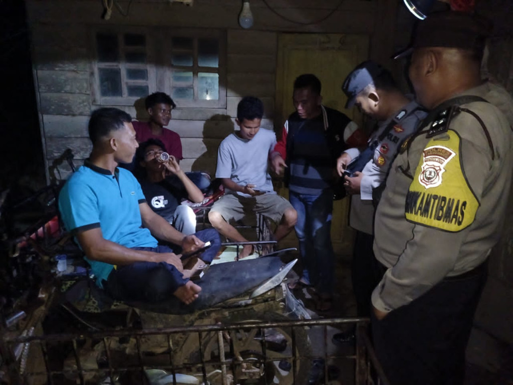 Respon Laporan Warga, Polsek Panai Grebek Sarang Narkoba