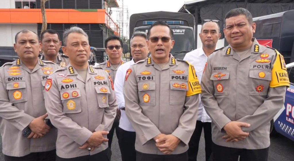 Terisolir Banjir, Polda Sumut Kirim Bantuan Kemanusiaan untuk Warga Aceh