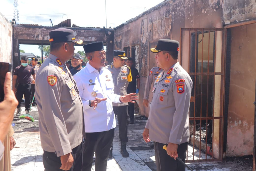 Kapolda Sumut Pastikan Pemulihan Polsek Muara Batang Gadis Paskapembakaran
