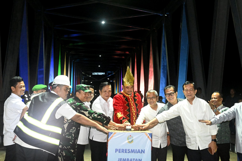 Dibangun dengan Anggaran Rp46,7 Miliar, Jembatan Idano Noyo Diresmikan Bobby Nasution