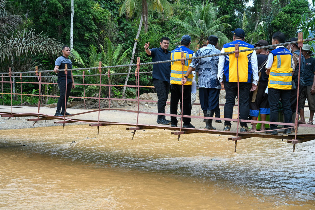 Kendalikan Banjir di Tapteng, Bobby Nasution Instruksikan Perbaikan Dam di Sungai Tukka