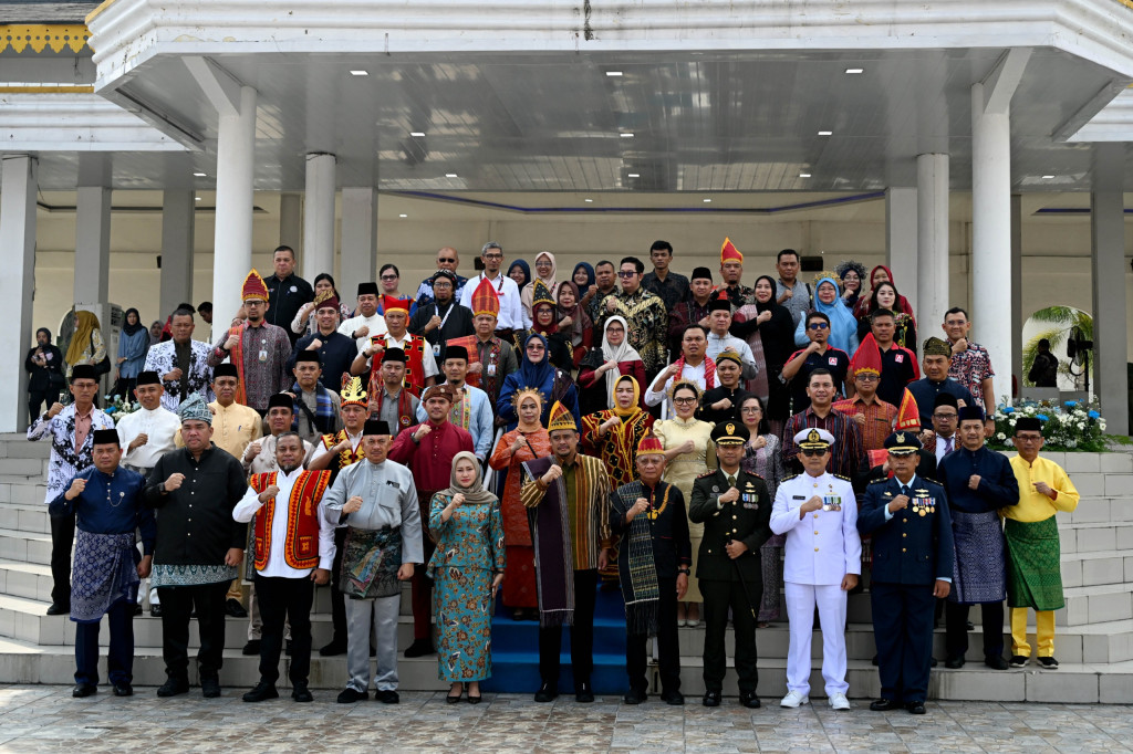 Hardiknas 2026, Bobby Nasution Minta Kenaikan Gaji Guru Tiap Tahun