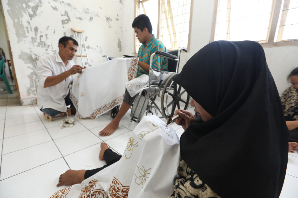 Batik Ciprat Karya Warga Binaan UPTD Sei Buluh, Sulap Cipratan Warna Jadi Batik Bernilai Ekonomi Tinggi