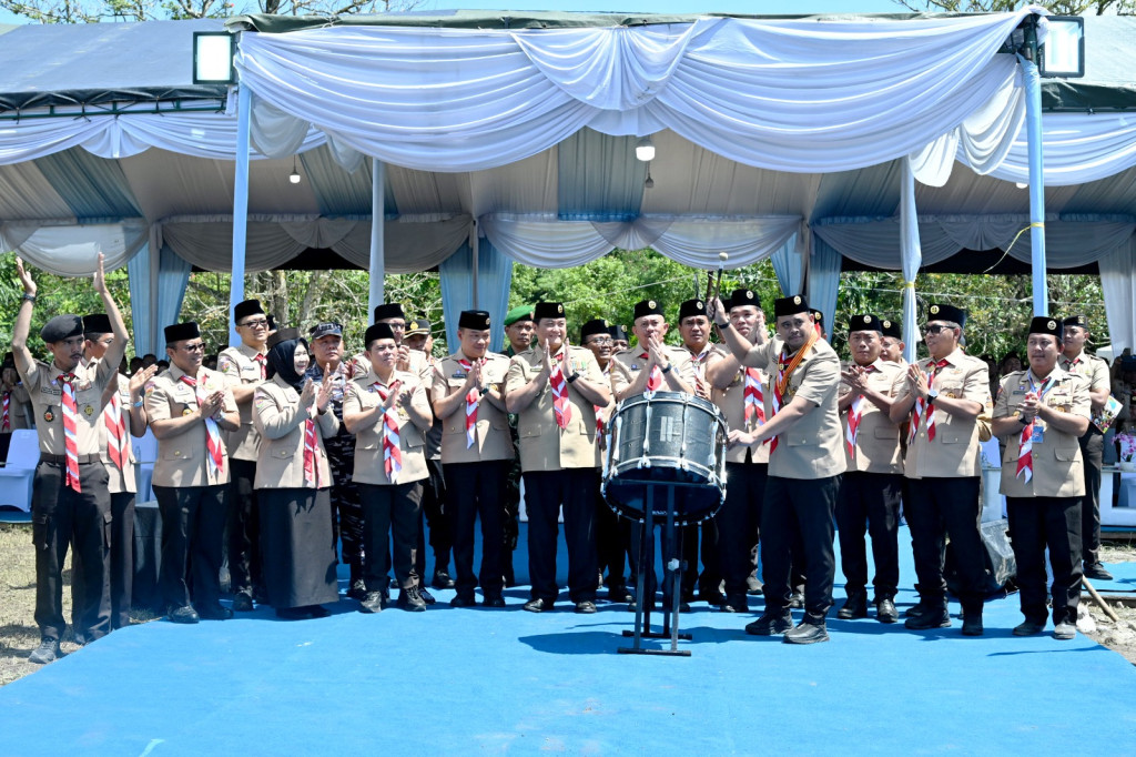 Tutup Jambore Sumut, Bobby Nasution Berangkatkan 19 Petugas Upacara Ikuti Jamnas