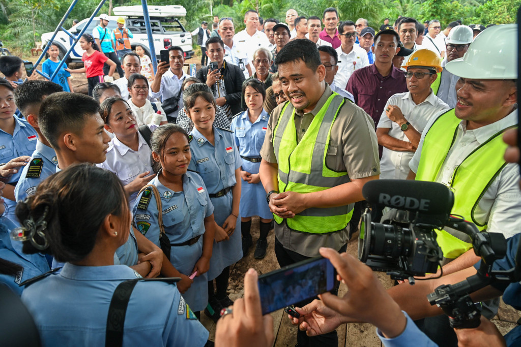Bobby Nasution Tinjau Pembangunan Relokasi SMKN 1 Gido, November 2026 Mulai Digunakan