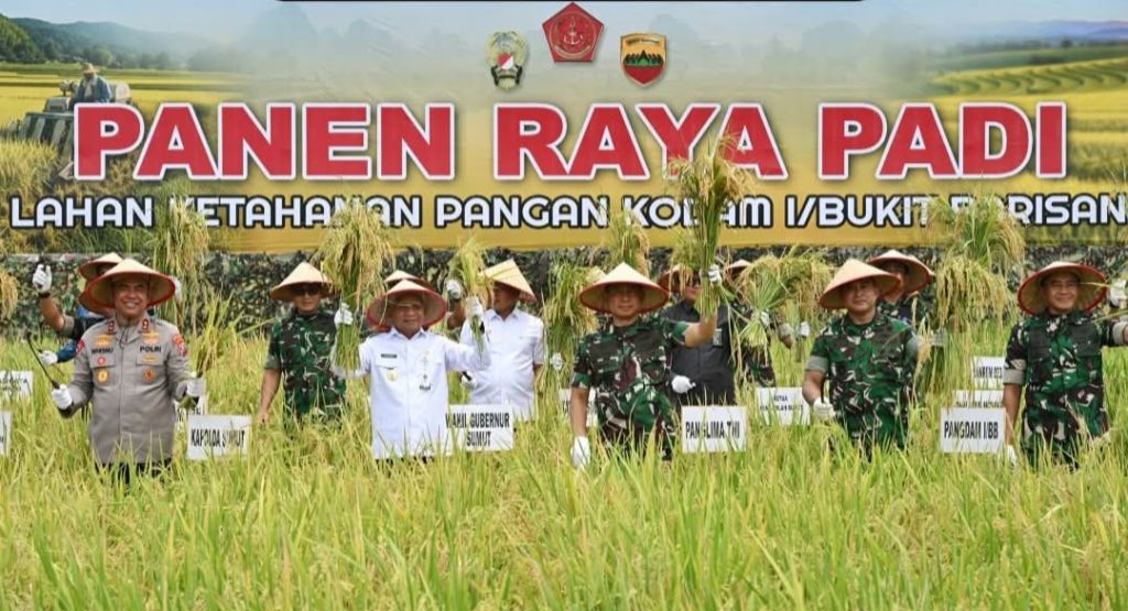 Dukung Asta Cita Prabowo Subianto, Panglima TNI Panen Raya Padi di Deliserdang